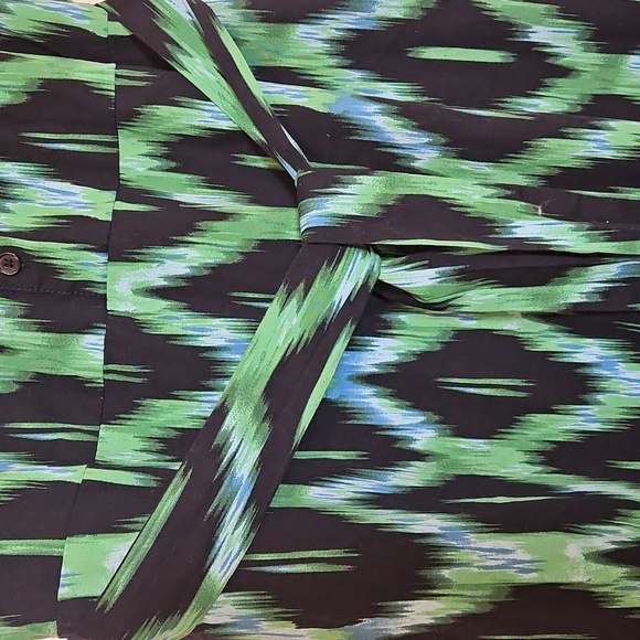 Chic Asymmetrical Dress in Green and Black - Picture 8 of 8